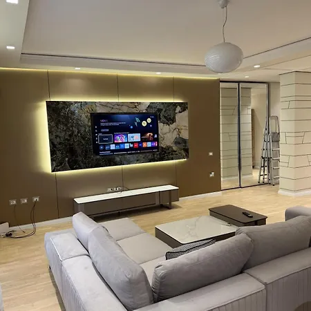 Grand 2 Bedroom *