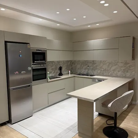 Grand 2 Bedroom 地拉那
